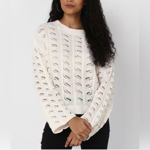 American Eagle Outfitters Sweaters - American Eagle Outfitters Cream Crouchet Oversized Cropped Sweater size Medium